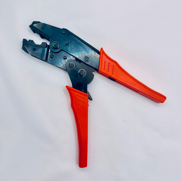 tenazas para precintar cierres de aluminio de pulseras de tela con seguridad.